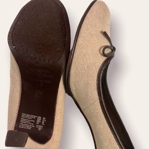 PREDICTIONS  CANVAS HEEL WITH BOW  FAUX LEATHER TRIM WOMENS 9W